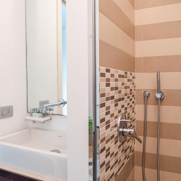 The Best Rent - Bright two-bedroom apartment in De Amicis - Appartamento con 2 Camere da Letto - 31