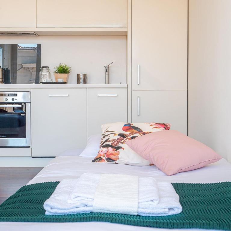 The Best Rent - Bright two-bedroom apartment in De Amicis - Appartamento con 2 Camere da Letto - 17