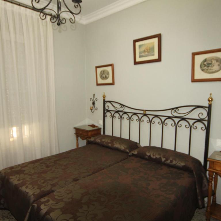Hostal Roma - Habitación Doble - 1 o 2 camas - 7