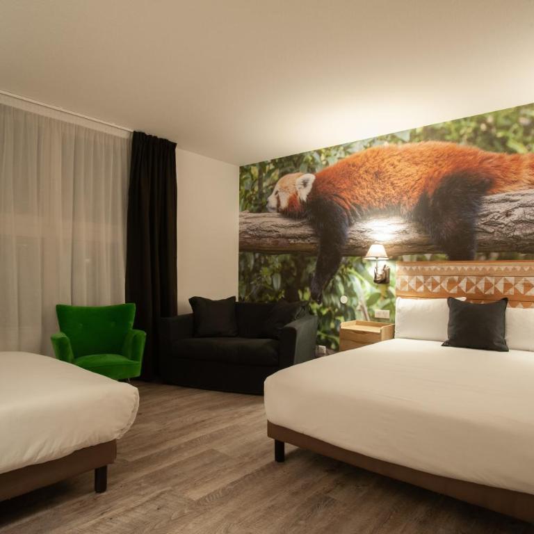 La Maison Hôtel Mulhouse Centre - Quadruple Room with 1 Double Bad and 2 Single Beds - 2