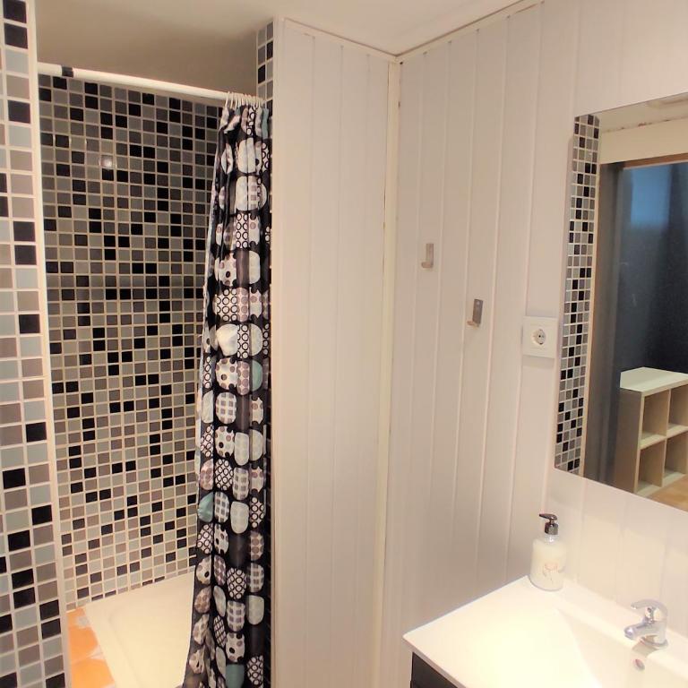 Ant Hostel Barcelona - Bed in 2-Bed Mixed Dormitory Room - 5