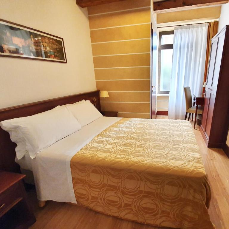 Hotel Aurora - Economy Double Room - 1