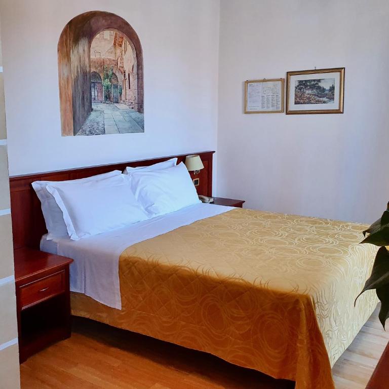 Hotel Aurora - Double or Twin Room with View - 6