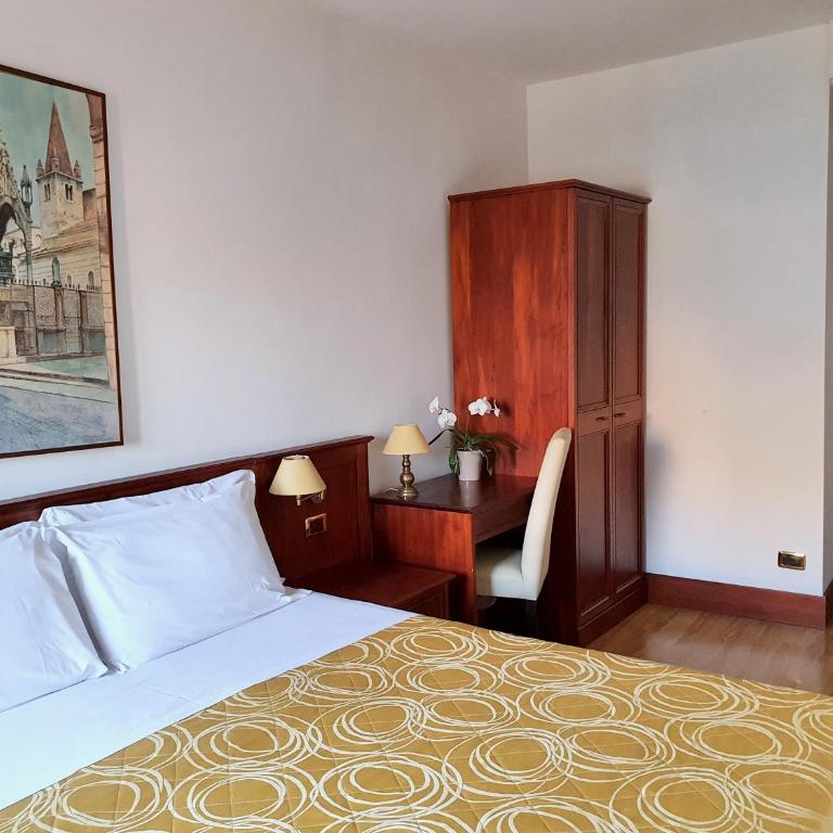Hotel Aurora - Double or Twin Room - 3