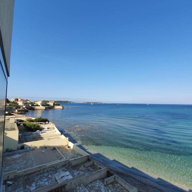 Miramare studio pieds dans l eau vue mer féerique 180 féerique - Apartment mit 1 Schlafzimmer - 23