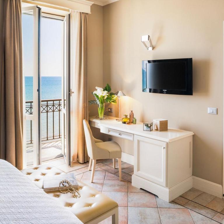 Hotel Savoia - Camera Matrimoniale con Balcone e Vista Mare - 6