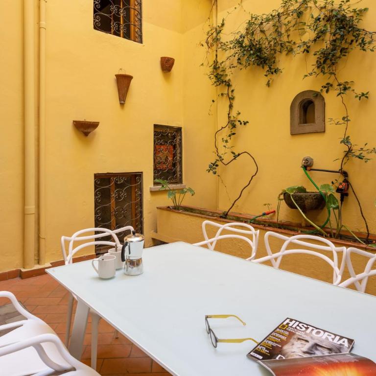 GuestHost - Palazzo Pitti Apartment with Terrace - Three-Bedroom Apartment - 6