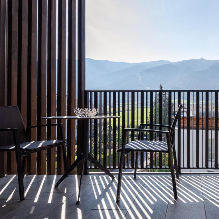 B&B Boutiquehotel Clara - Camera Matrimoniale Comfort con Balcone e Vista Montagna - 2