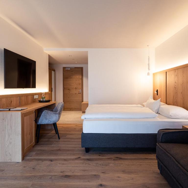 B&B Boutiquehotel Clara - Camera Familiare Superior con Balcone e Vista Montagna - 6