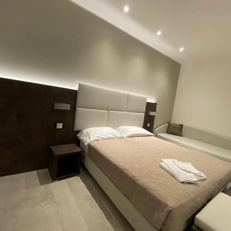 B&B Bertani - Camera Quadrupla con Bagno Privato - 9