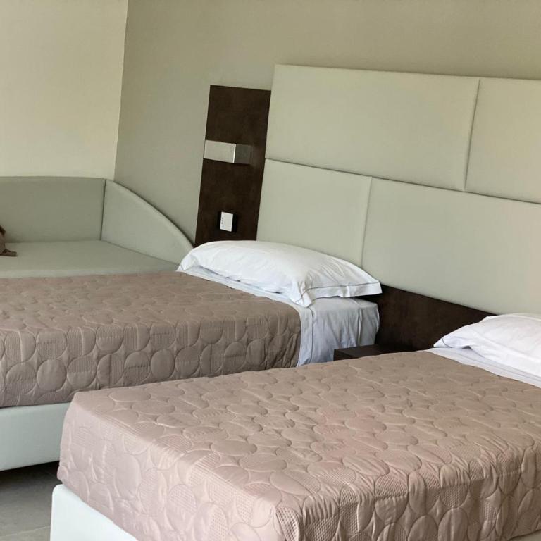 B&B Bertani - Camera Quadrupla con Bagno Privato - 3