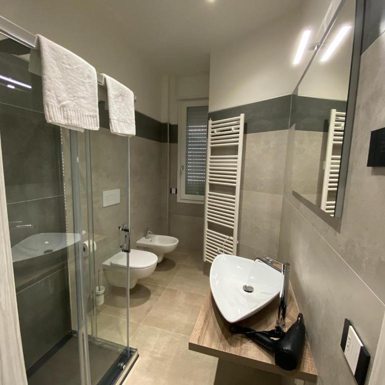 B&B Bertani - Camera Quadrupla con Bagno Privato - 5