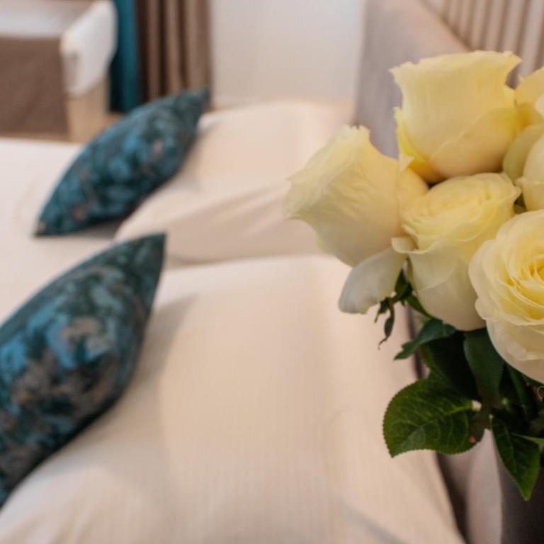 Hotel Amicus - Deluxe Room - 7