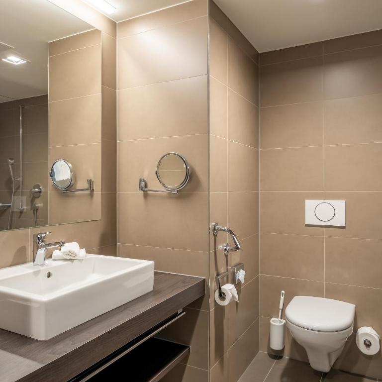 Hotel Artos Interlaken - Premium Doppelzimmer mit Balkon - 5