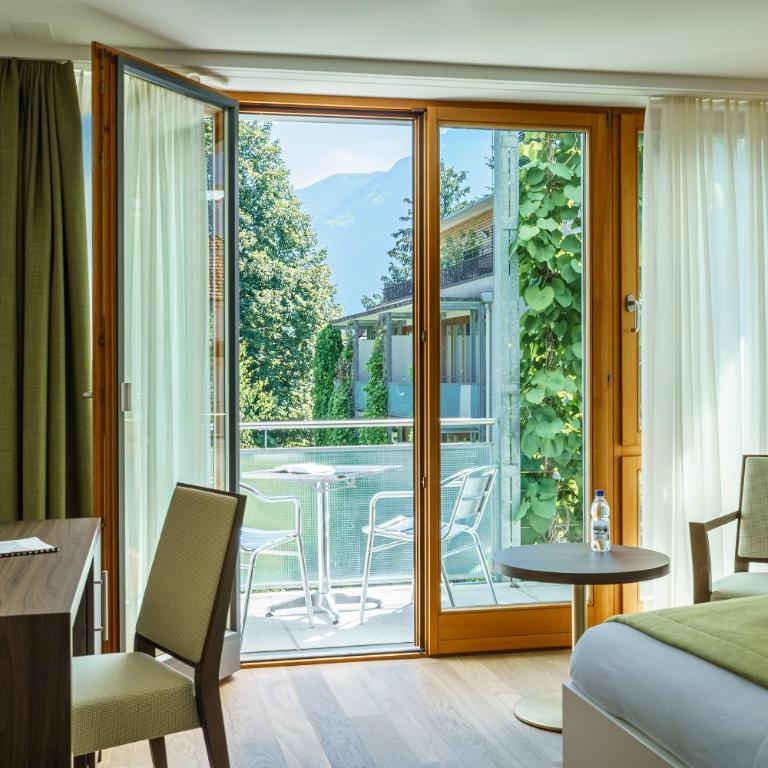 Hotel Artos Interlaken - Premium Grandlit Room with Balcony - 4