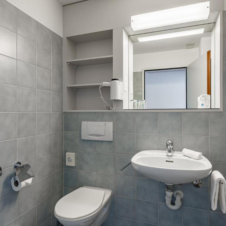 Hotel Artos Interlaken - Premium Doppelzimmer mit Balkon - 7