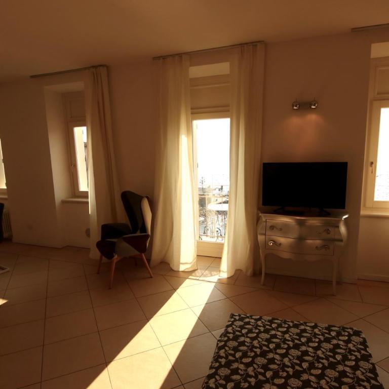 Hotel San Marco - Appartamento Deluxe con 2 Camere da Letto, Balcone e Vista Lago - 2
