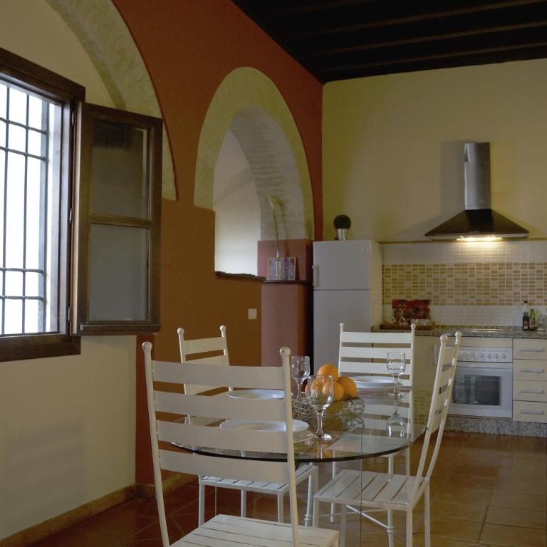 Apartamentos Los Patios de la Judería - Two-Bedroom Duplex Apartment - 12