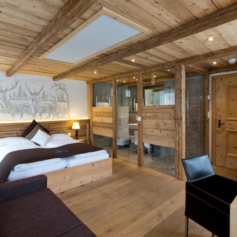 Hotel Crusch Alba Zernez - Deluxe Doppelzimmer Graphite - 9
