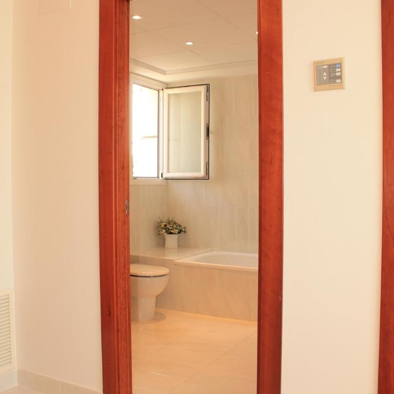 Mesana 102 / Penthouse - Two-Bedroom Apartment - 16