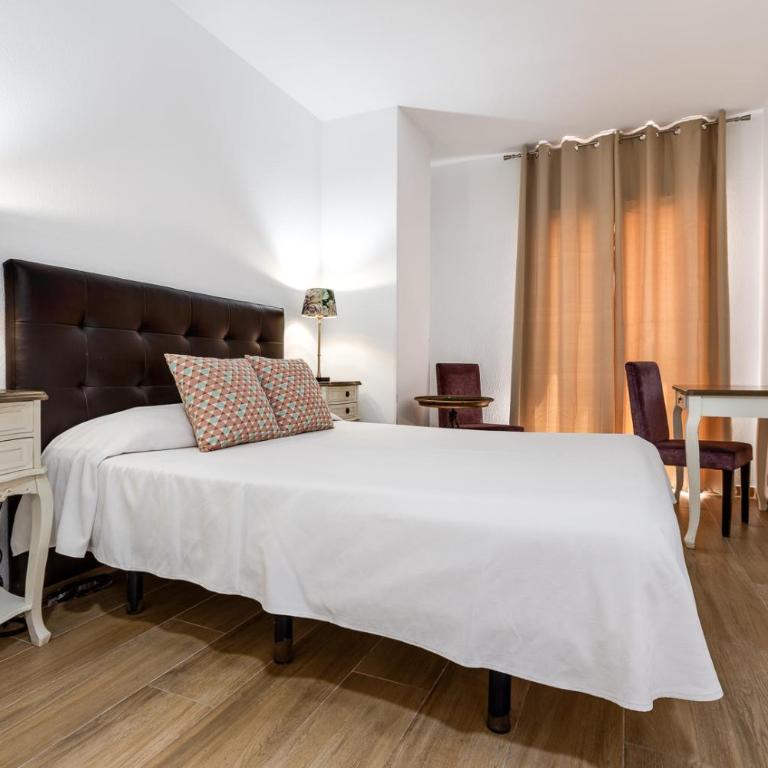 Hotel Madrid - Habitación Doble con vistas a la ciudad - 1 o 2 camas - 23