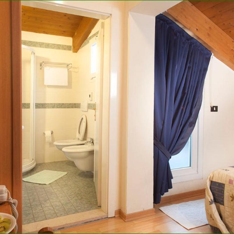 Hotel Verdemare - Camera Matrimoniale/Doppia con Letti Singoli - 9