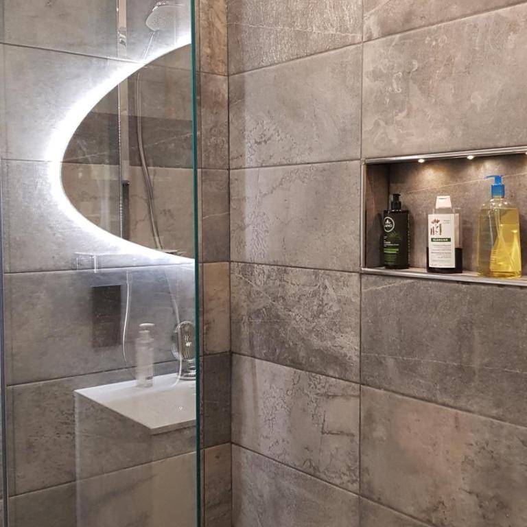 Paris On Top - Chambre Double Standard avec Salle de Bains Commune - 7