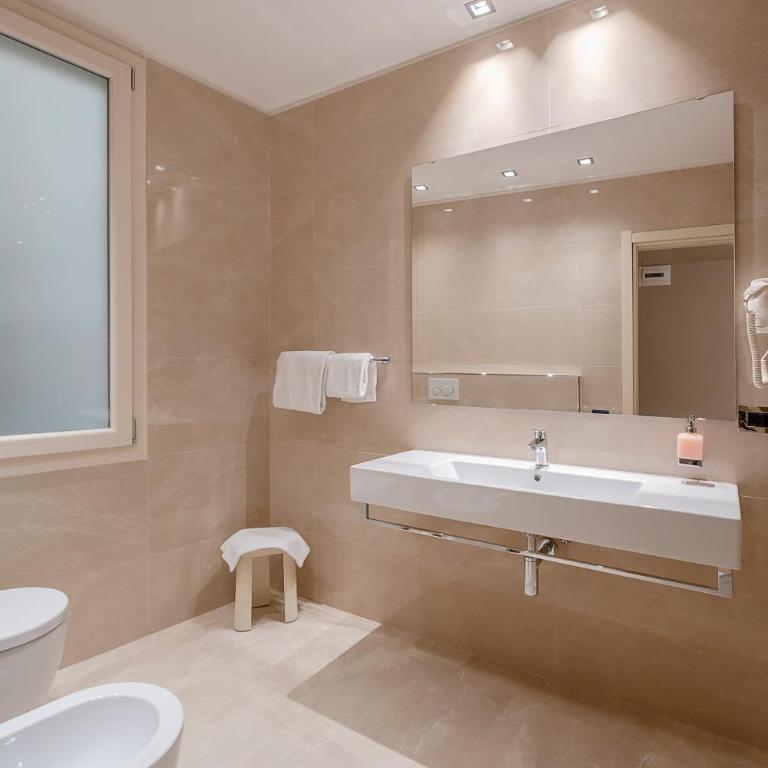 Hotel Touring - Camera Tripla - 2