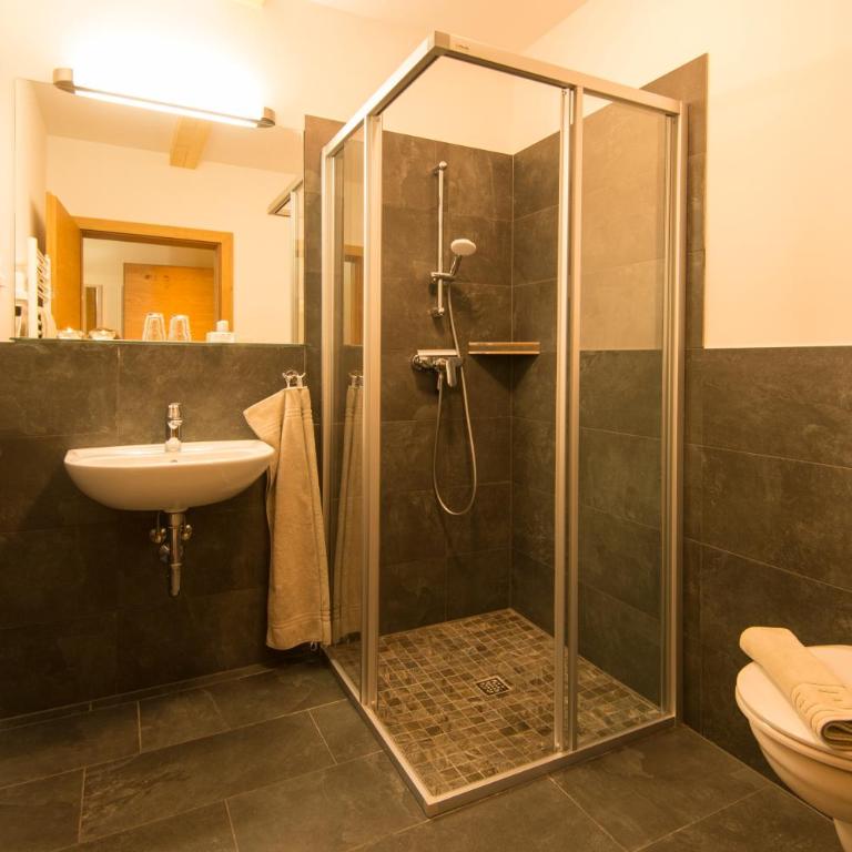 Bergparadies - inklusive Eintritt in die Alpentherme - Apartment 10 mit einem Schlafzimmer - Seitengebäude - 4