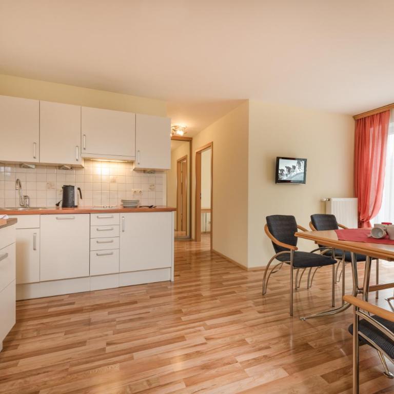 Bergparadies - inklusive Eintritt in die Alpentherme - Apartment 8 mit zwei Schlafzimmern - Seitengebäude - 4
