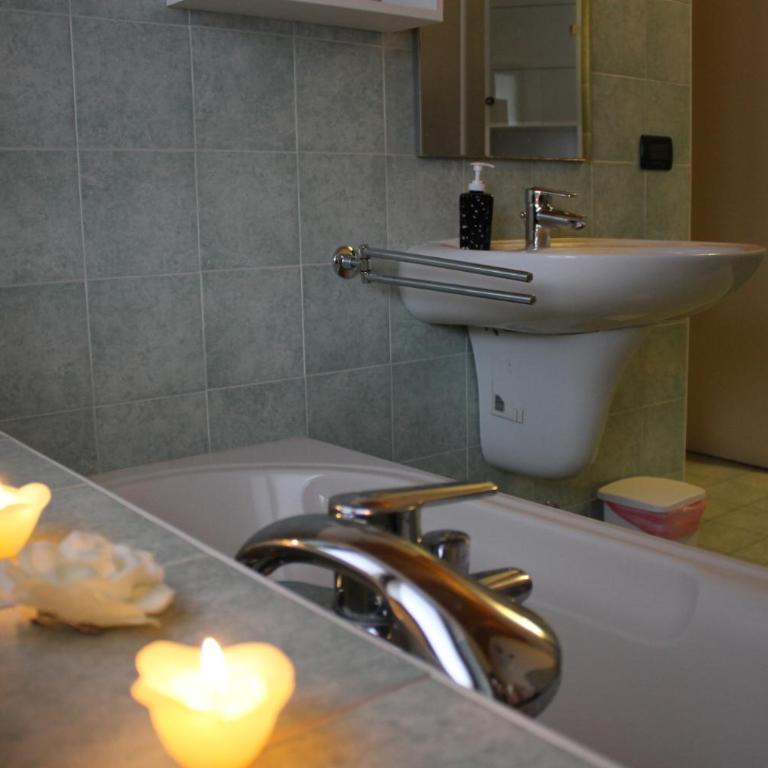 B&B Le Muse - Camera Matrimoniale con Bagno in Comune - 3