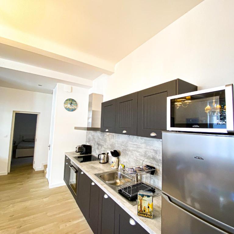 APT bord de Mer, hypercentre Dinard, Parking prive - Appartamento con 2 Camere da Letto - 6