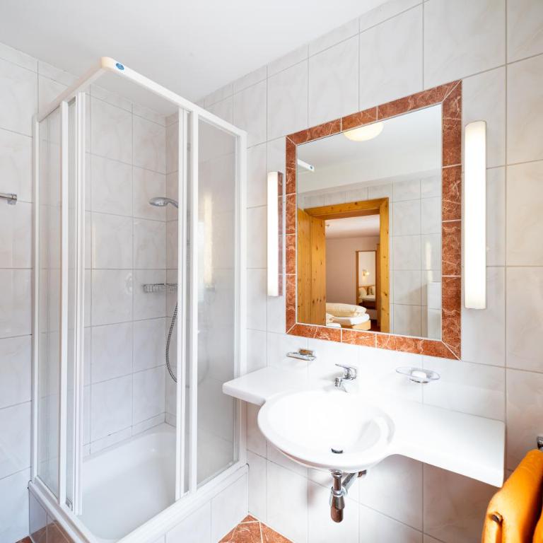 Haus Rosmarie - Doppelzimmer mit Balkon - 10