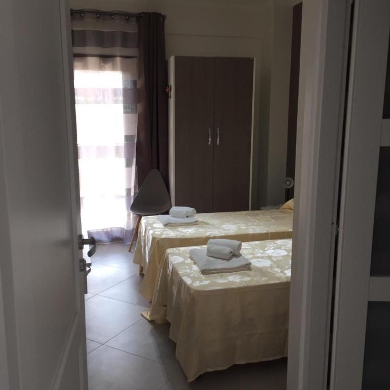 Guest House Bracciano RM - Camera Doppia con Letti Singoli con Bagno Privato - 7
