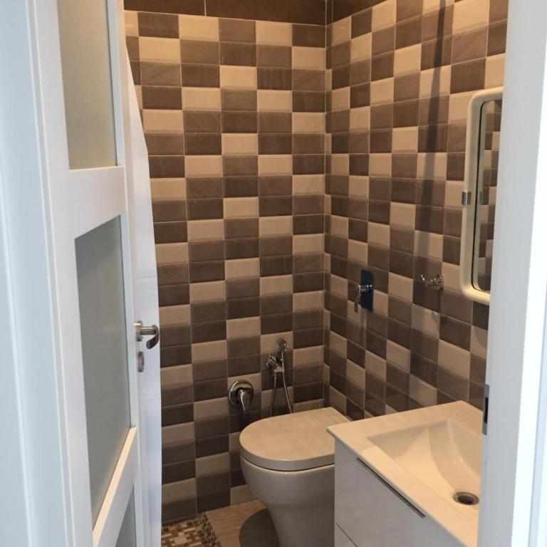 Guest House Bracciano RM - Camera Doppia con Letti Singoli con Bagno Privato - 8