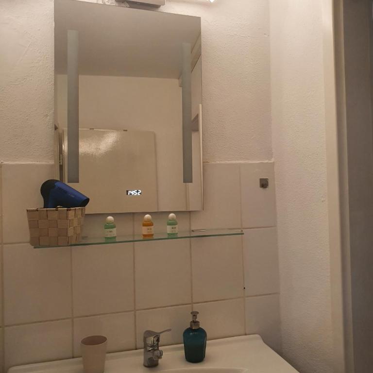 New City Center Stays 1 - Three-Bedroom Apartment - 6