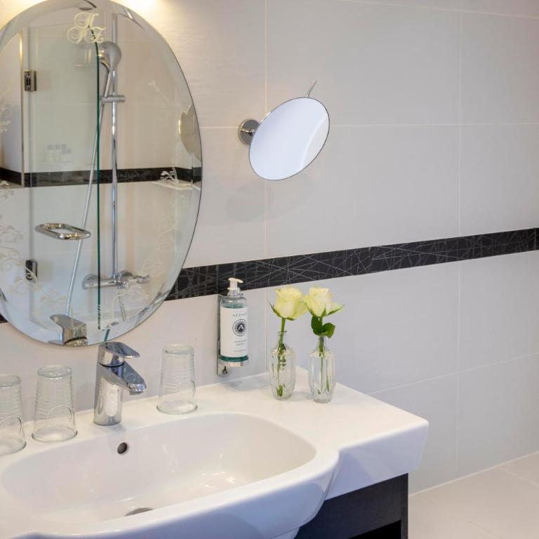 Hotel Plaza Elysées - Chambre Triple Exécutive - 3