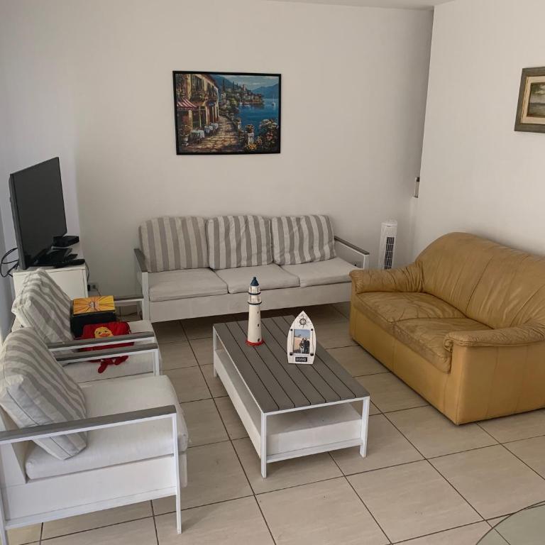 La Casa del Jota - Three-Bedroom House - 12