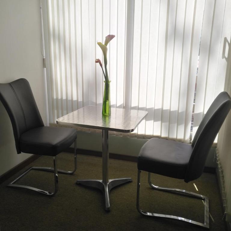 Hostal Costa De Marfil Suites & Apartamentos - Habitación Individual con bañera - 2