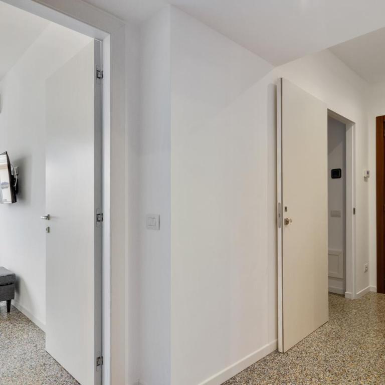 GuestHost - Inner City Apartments - Two-Bedroom Apartment - 9