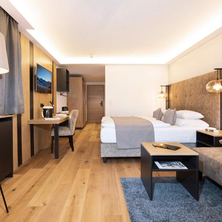 Seiblishof Superior Hotel Ischgl - Deluxe Doppelzimmer mit Balkon - 2