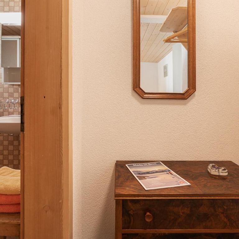 Lehmann's Herberge Hostel - Zweibettzimmer mit Bad - 13