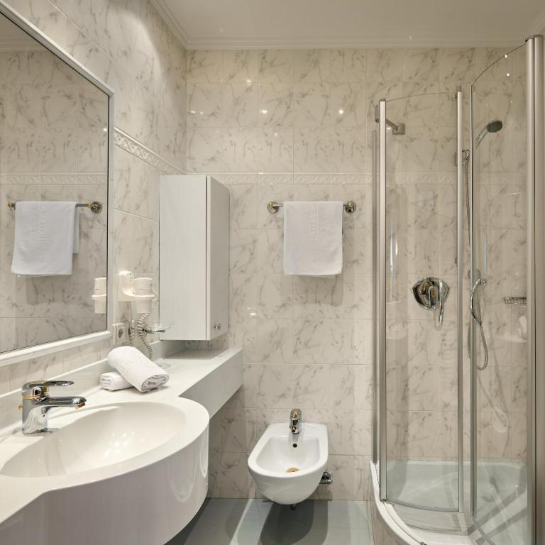 Dolomites Wellness Hotel Savoy - Habitación cuádruple - 1