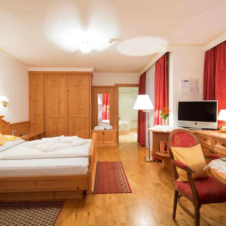 Dolomites Wellness Hotel Savoy - Habitación Doble Superior - 4