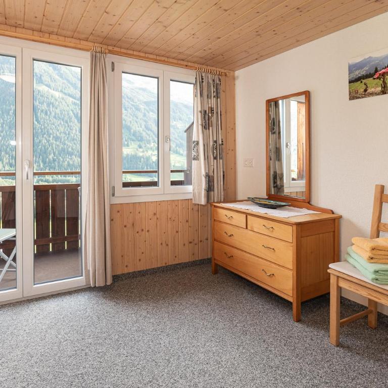 Lehmann's Herberge Hostel - Dreibettzimmer mit Balkon - 10