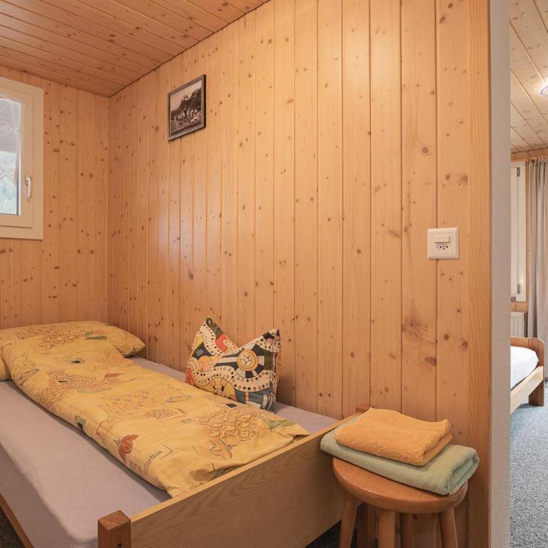 Lehmann's Herberge Hostel - Dreibettzimmer mit Balkon - 13