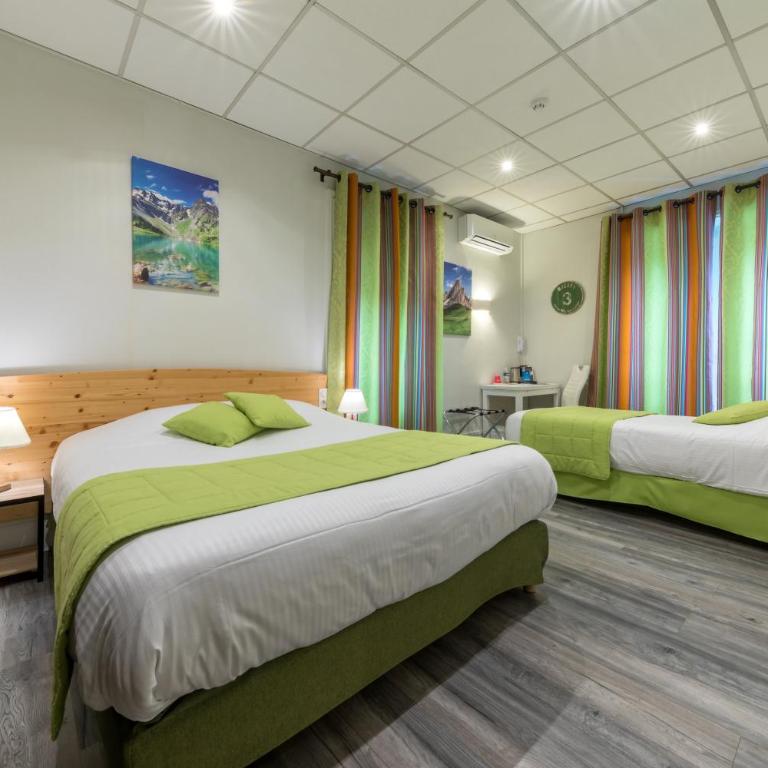 Logis Hôtel La Commanderie de Champarey - Chambre Triple Confort - 8