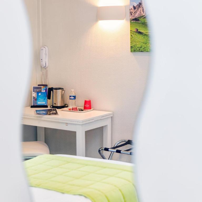 Logis Hôtel La Commanderie de Champarey - Chambre Double Standard - 10