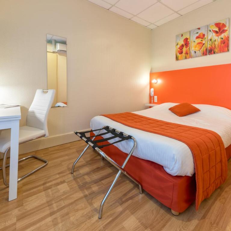 Logis Hôtel La Commanderie de Champarey - Petite Chambre Double - 3