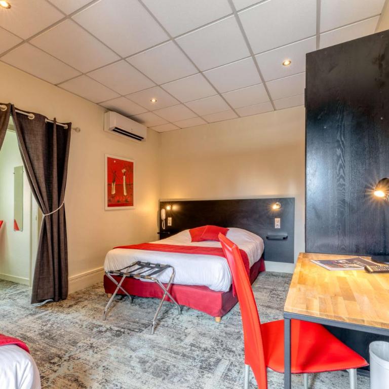 Logis Hôtel La Commanderie de Champarey - Chambre Triple Confort - 1